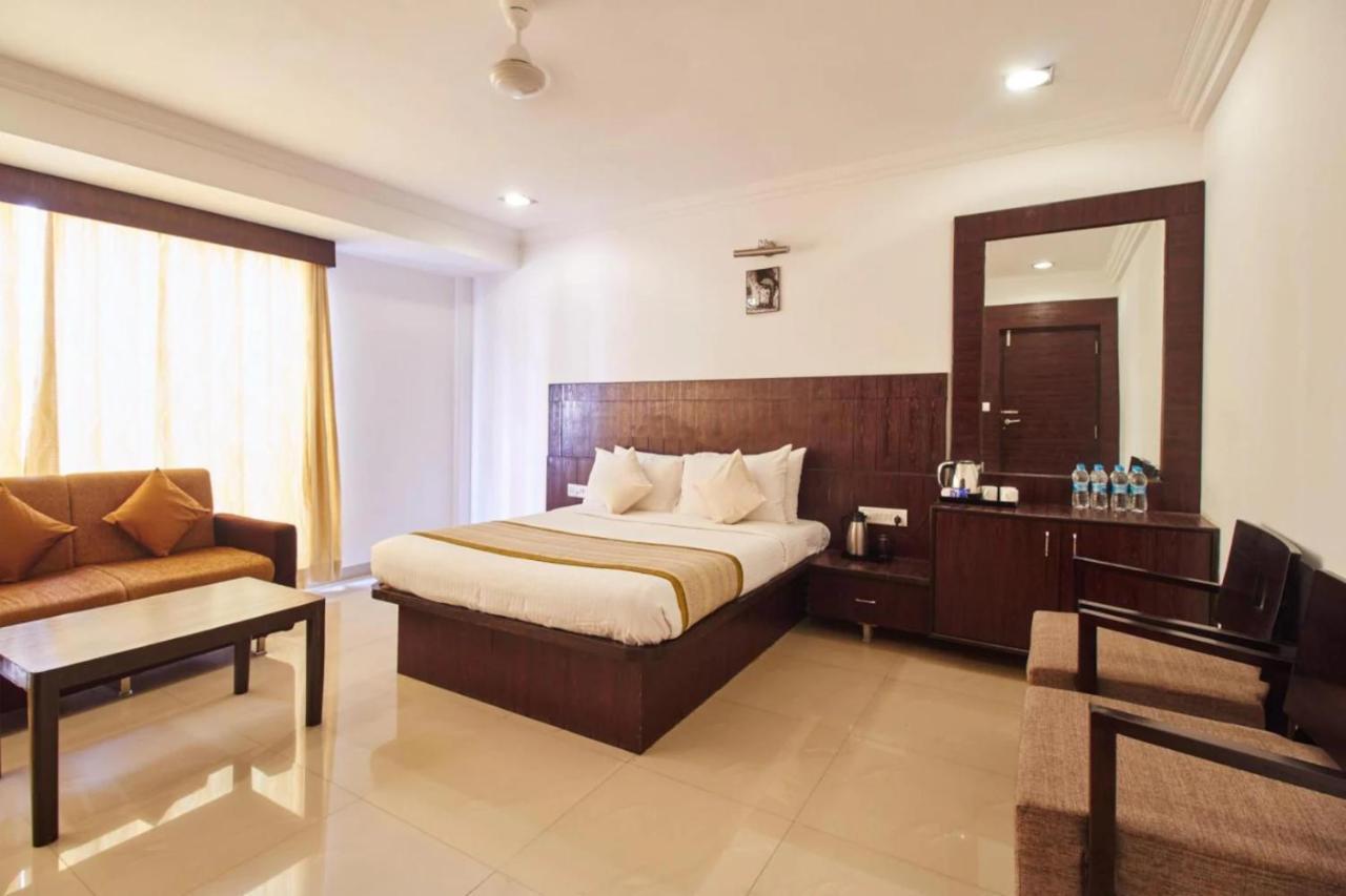 Hotel Shirdi Sai Wada Εξωτερικό φωτογραφία
