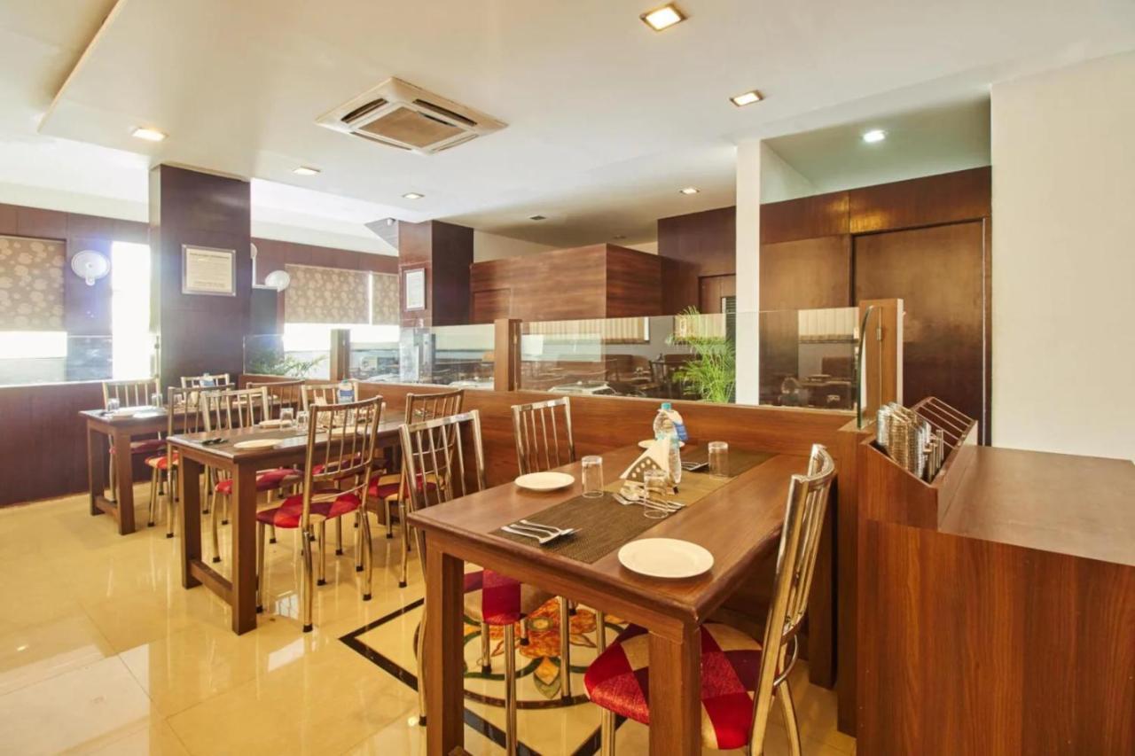 Hotel Shirdi Sai Wada Εξωτερικό φωτογραφία
