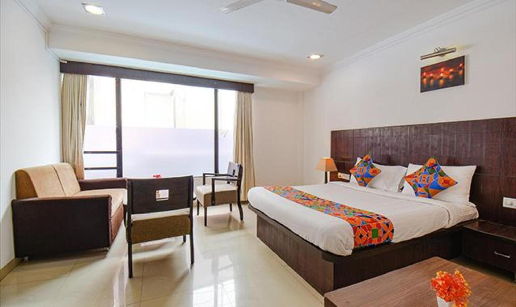 Hotel Shirdi Sai Wada Εξωτερικό φωτογραφία