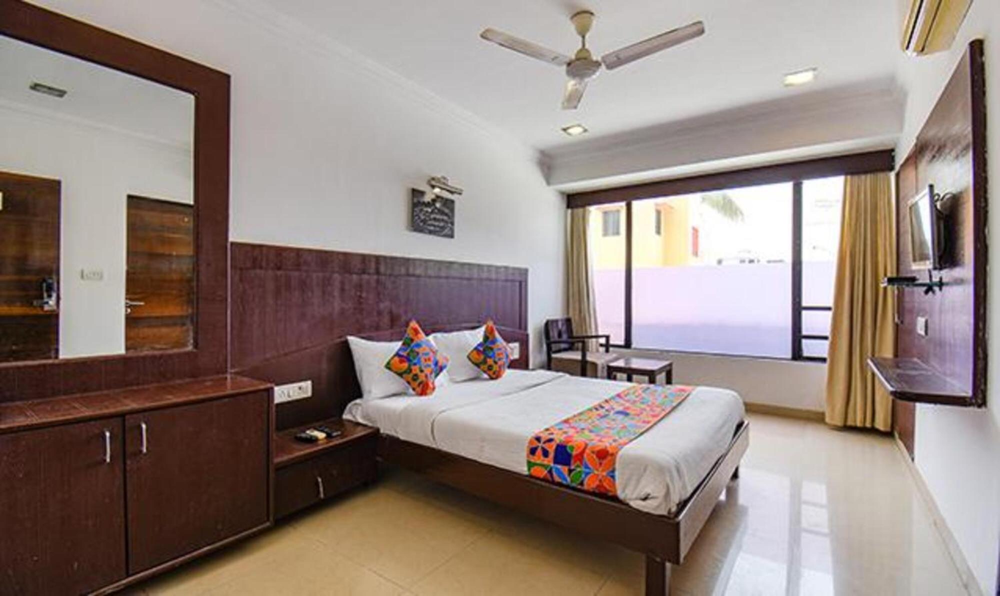 Hotel Shirdi Sai Wada Εξωτερικό φωτογραφία