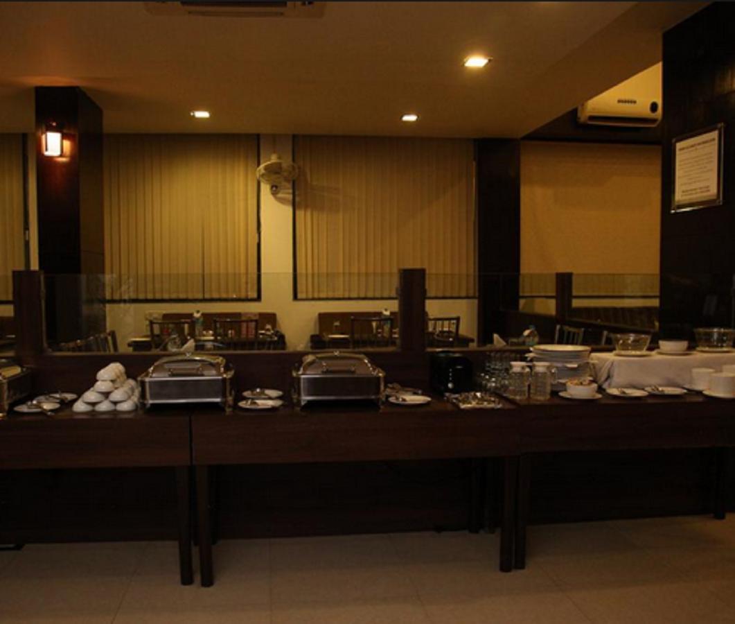 Hotel Shirdi Sai Wada Εξωτερικό φωτογραφία